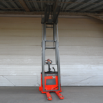 Фото 22 - Самоходный Штабелер BX-5015 OXLIFT 5 м 1500кг.