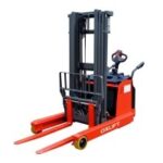 Фото 21 - Ричтрак с площадкой для оператора TFA20-50 OXLIFT.