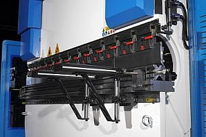 Фото 38 - MetalTec HBM 125/3200C Листогибочные гидравлические прессы с ЧПУ контроллером TP10S.