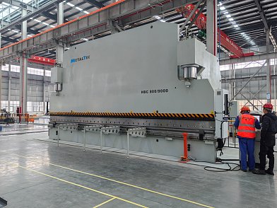 Фото 67 - MetalTec HBC 1200/6000 листогибочные гидравлические прессы с ЧПУ большого тоннажа.