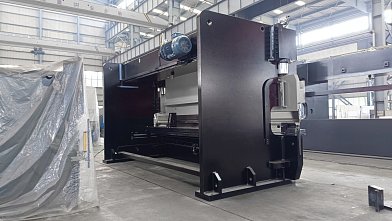 Фото 76 - MetalTec HBC 600/6000 листогибочные гидравлические прессы с ЧПУ большого тоннажа.