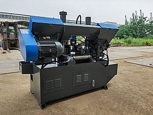 Фото 19 - MetalTec BS 300 CH ленточнопильный станок для резки металла под углом 90°.